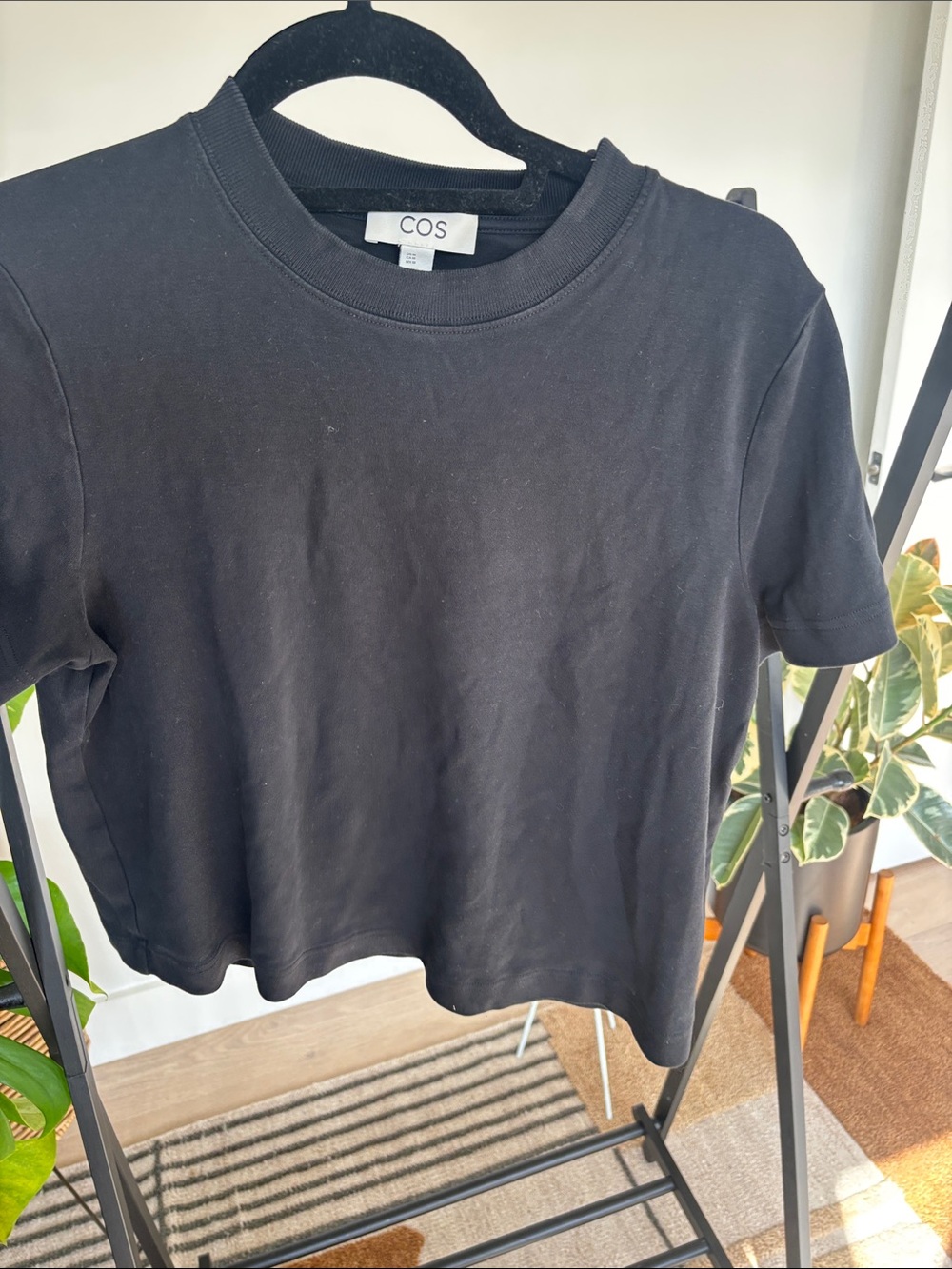 COS womens Black Short Sleeve boxy Crewneck Tee